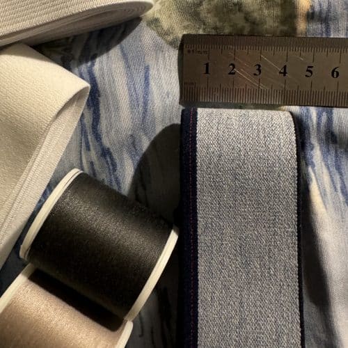 Kuminauha vaalea denim denimsininen reuna punainen raita 40 mm