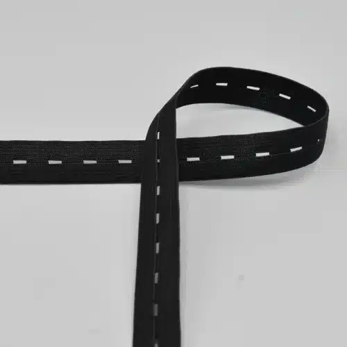 Kumm nööpaukudega must 20 mm